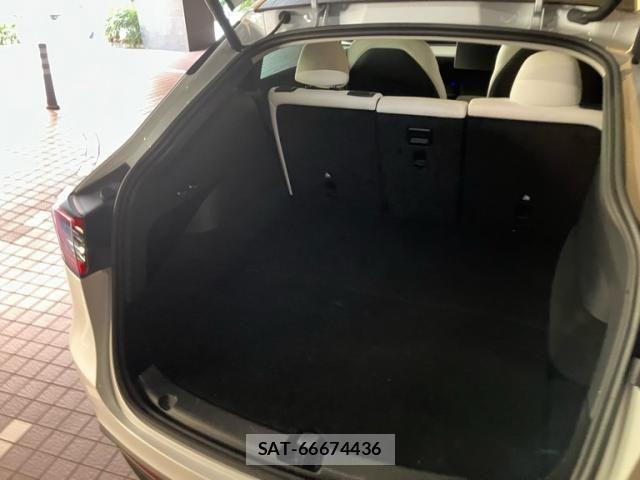 Tesla MODEL Y 2022-11 7510278-14