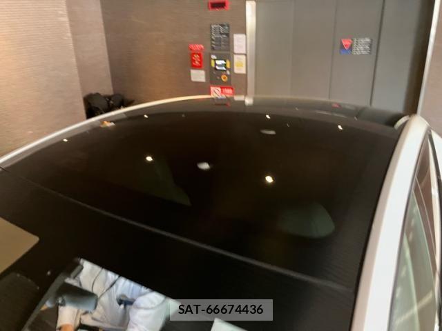 Tesla MODEL Y 2022-11 7510278-4