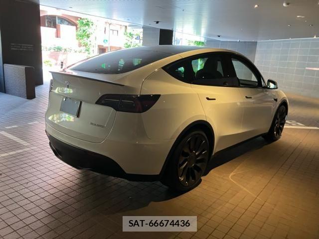 Tesla MODEL Y 2022-11 7510278-5