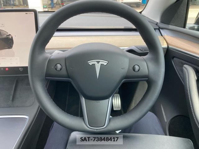 Tesla MODEL Y 2022-10 7620816-11