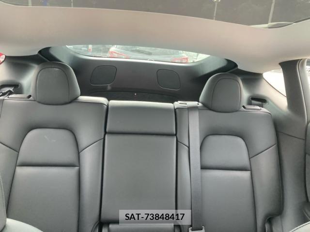 Tesla MODEL Y 2022-10 7620816-12