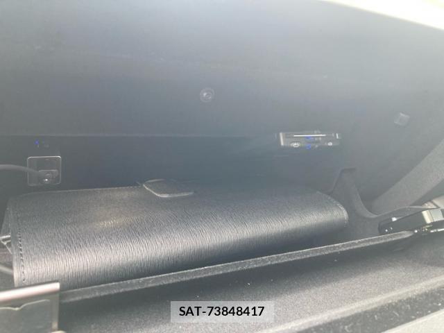 Tesla MODEL Y 2022-10 7620816-16
