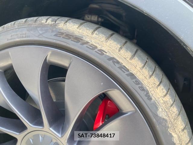 Tesla MODEL Y 2022-10 7620816-17