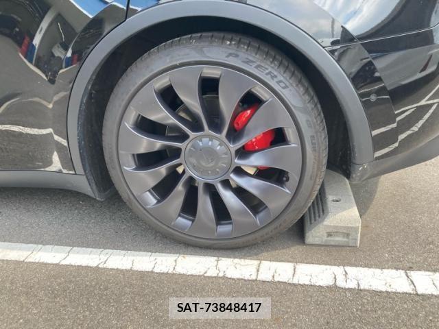 Tesla MODEL Y 2022-10 7620816-20