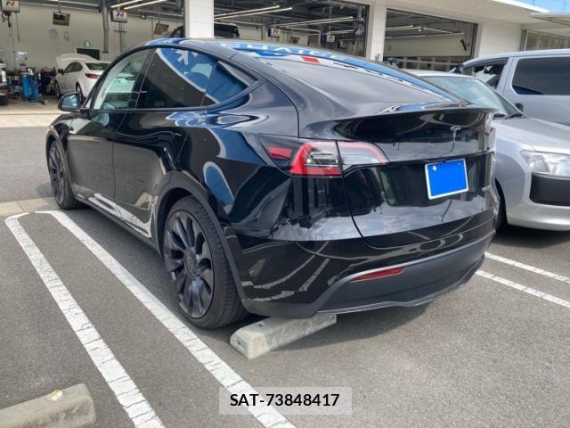 Tesla MODEL Y 2022-10 7620816-3