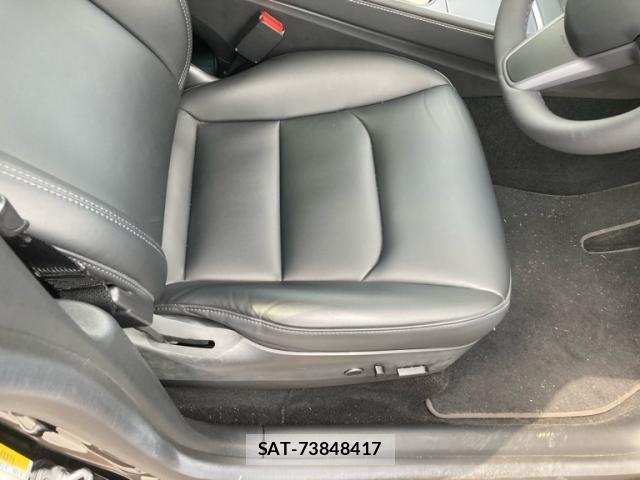 Tesla MODEL Y 2022-10 7620816-6