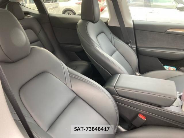 Tesla MODEL Y 2022-10 7620816-7