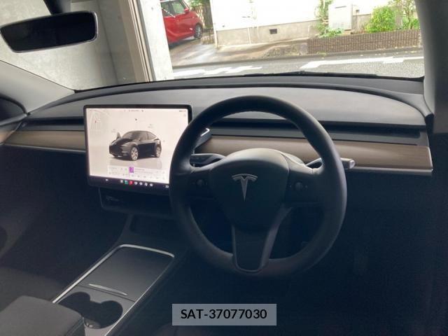 Tesla MODEL Y 2022-12 7620817-9