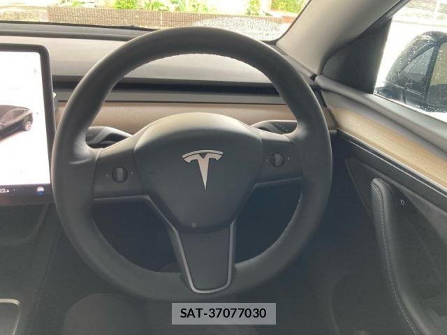 Tesla MODEL Y 2022-12 7620817-16