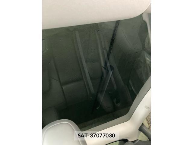 Tesla MODEL Y 2022-12 7620817-18