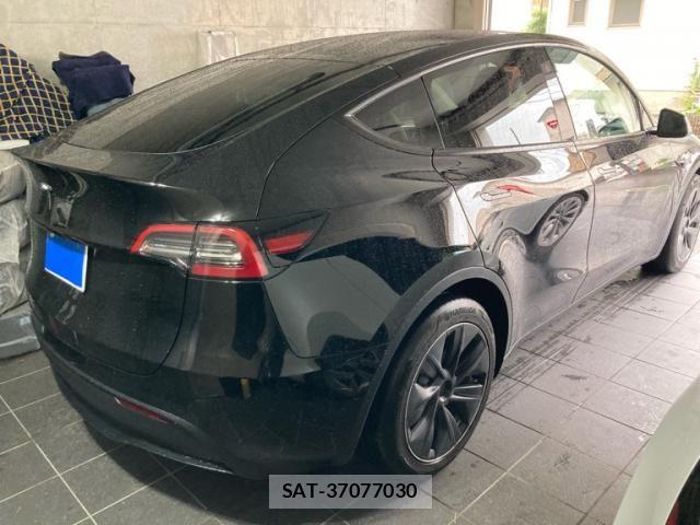 Tesla MODEL Y 2022-12 7620817-2