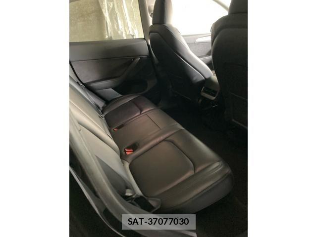 Tesla MODEL Y 2022-12 7620817-8