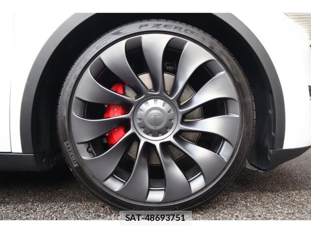 Tesla MODEL Y 2023-03 7729845-18