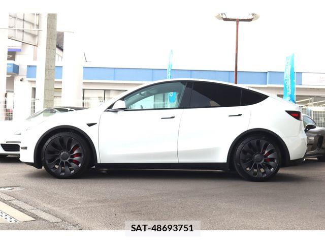Tesla MODEL Y 2023-03 7729845-4