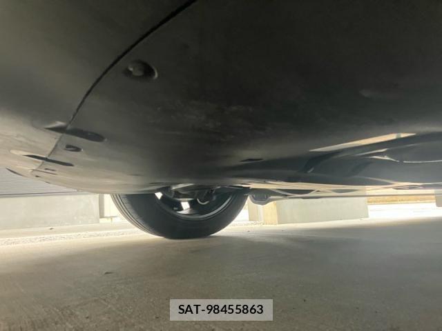 Tesla MODEL Y 2024-11 7729846-5