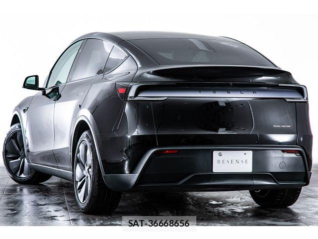 Tesla MODEL Y 2025-06 7789873-9