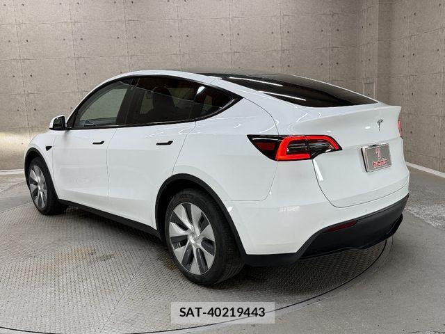 Tesla MODEL Y 2023-07 7789871-10