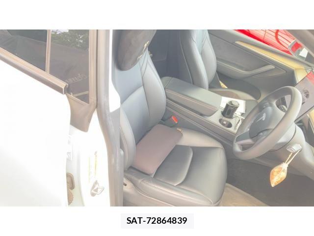 Tesla MODEL Y 2023-02 7880057-10