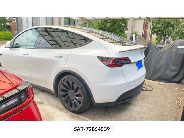 Tesla MODEL Y 2023-02 7880057-3