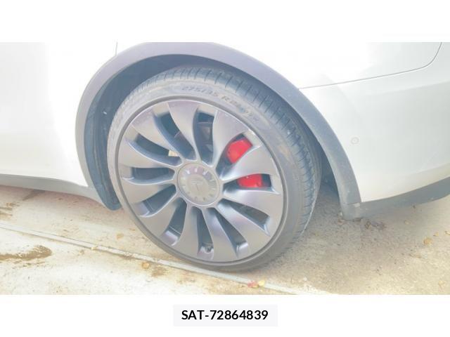 Tesla MODEL Y 2023-02 7880057-4