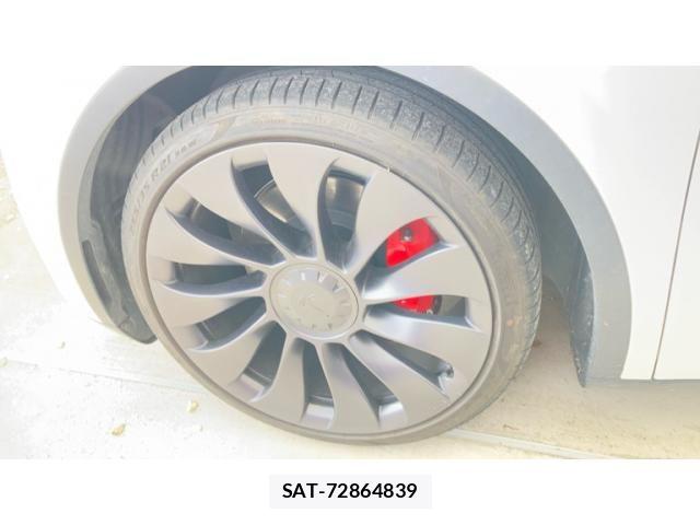 Tesla MODEL Y 2023-02 7880057-5