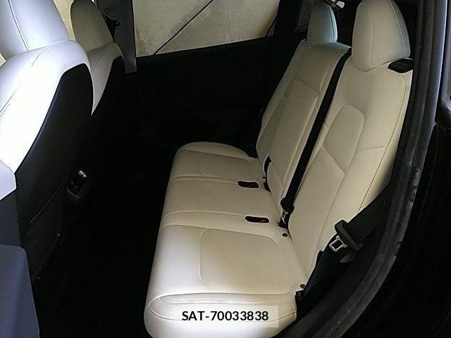 Tesla MODEL Y 2022-10 7880060-12