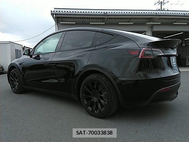 Tesla MODEL Y 2022-10 7880060-17