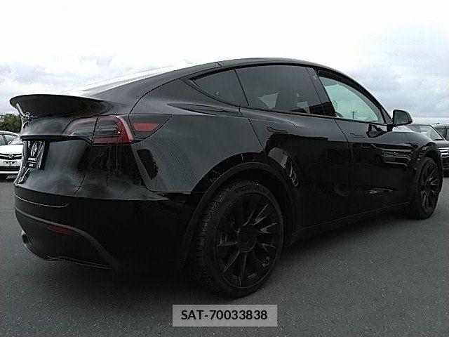 Tesla MODEL Y 2022-10 7880060-18