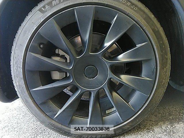 Tesla MODEL Y 2022-10 7880060-24