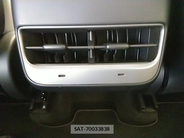 Tesla MODEL Y 2022-10 7880060-27