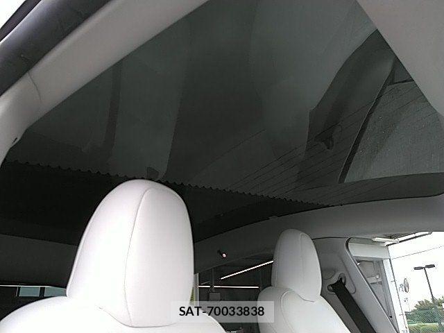 Tesla MODEL Y 2022-10 7880060-28
