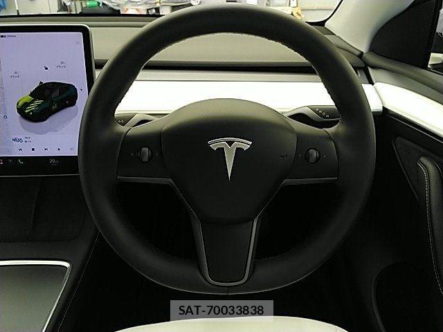 Tesla MODEL Y 2022-10 7880060-7