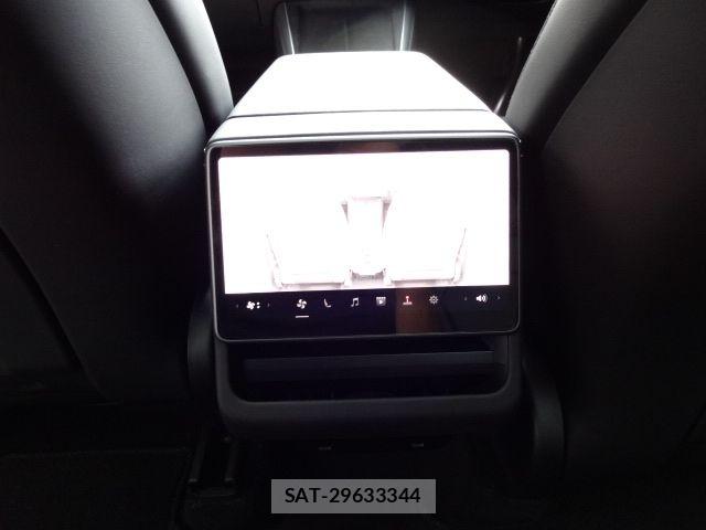 Tesla MODEL Y 2026-03 7880056-18