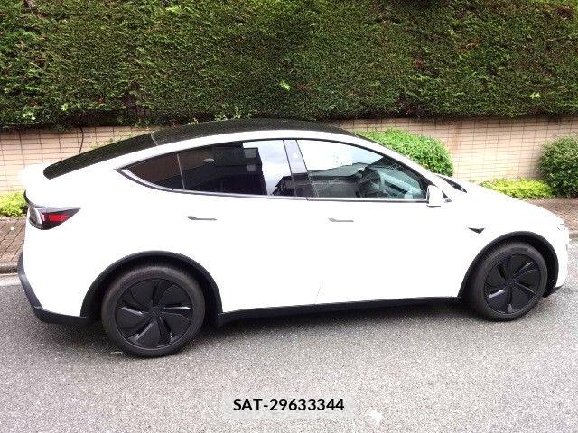 Tesla MODEL Y 2026-03 7880056-6
