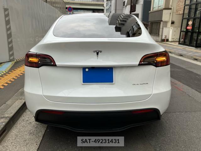 Tesla MODEL Y 2024-05 7981353-10