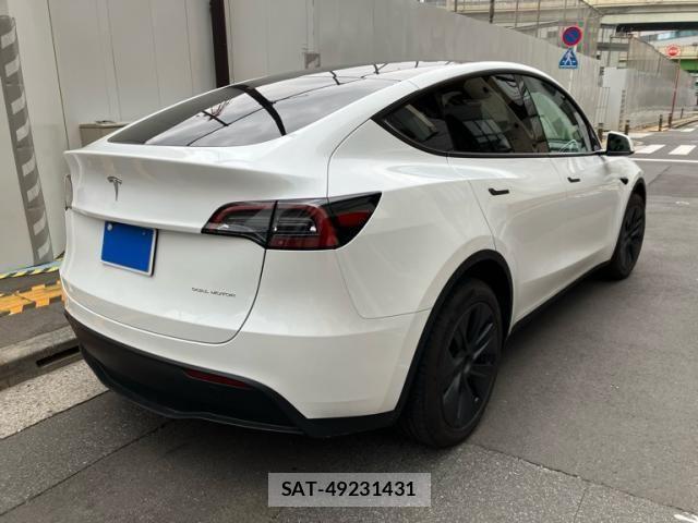 Tesla MODEL Y 2024-05 7981353-12