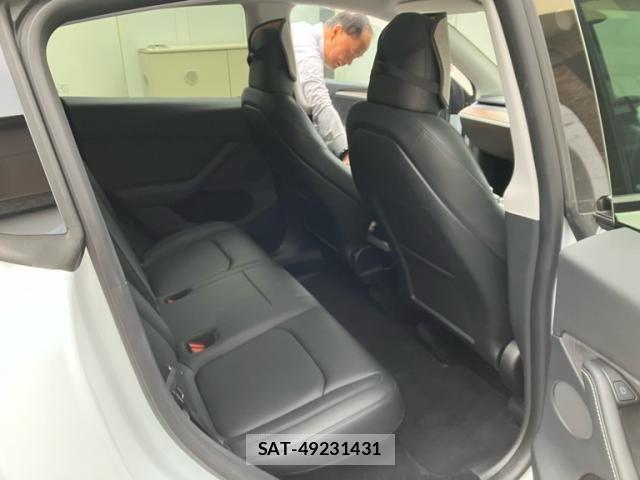 Tesla MODEL Y 2024-05 7981353-15