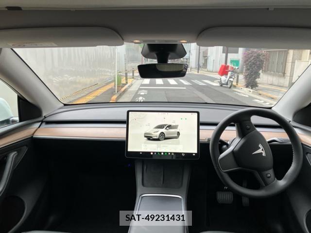 Tesla MODEL Y 2024-05 7981353-16