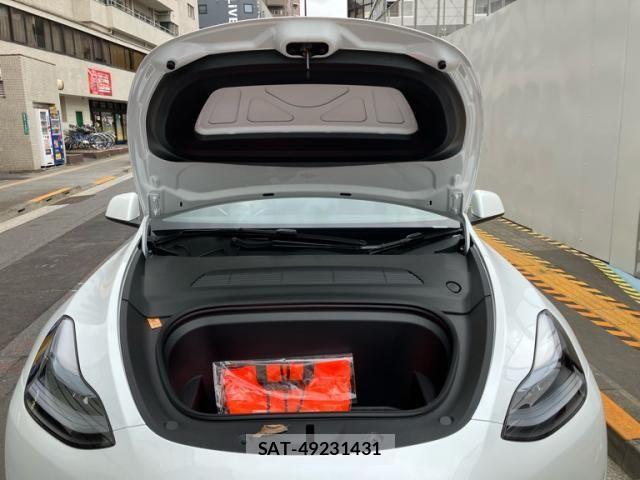 Tesla MODEL Y 2024-05 7981353-28