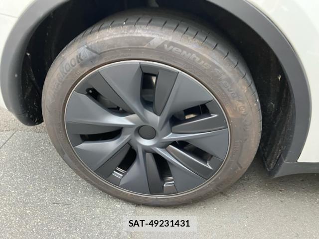 Tesla MODEL Y 2024-05 7981353-6