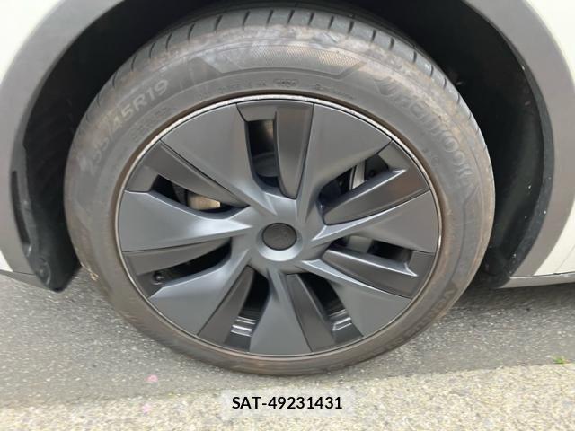 Tesla MODEL Y 2024-05 7981353-8