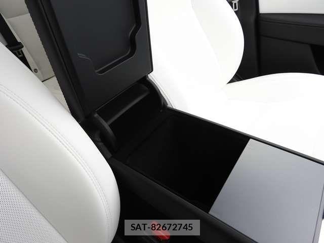 Tesla MODEL Y 2025-05 8038761-9
