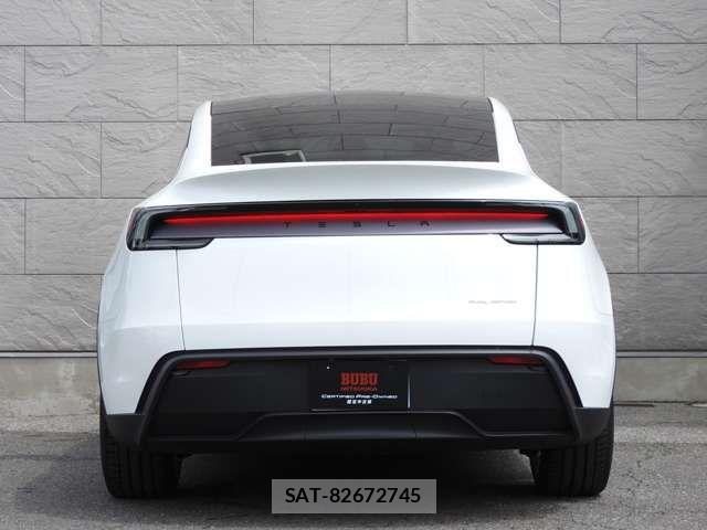 Tesla MODEL Y 2025-05 8038761-15