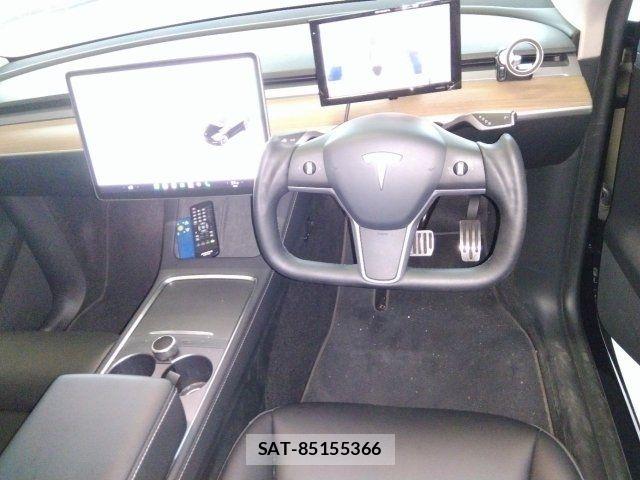 Tesla MODEL Y 2022-12 8038760-1