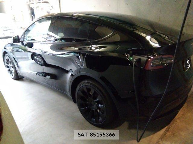Tesla MODEL Y 2022-12 8038760-2