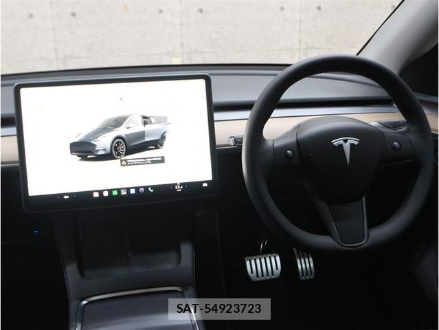 Tesla MODEL Y 2022-10 8210681-16