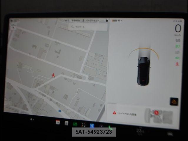 Tesla MODEL Y 2022-10 8210681-18