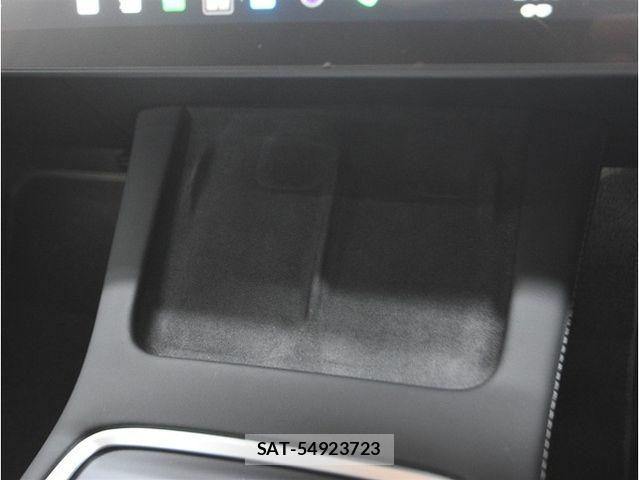 Tesla MODEL Y 2022-10 8210681-21