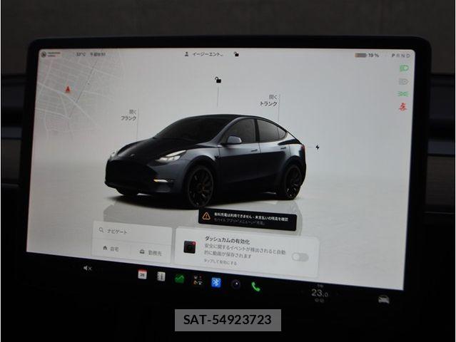 Tesla MODEL Y 2022-10 8210681-23