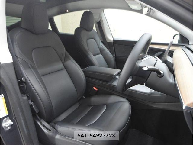 Tesla MODEL Y 2022-10 8210681-3